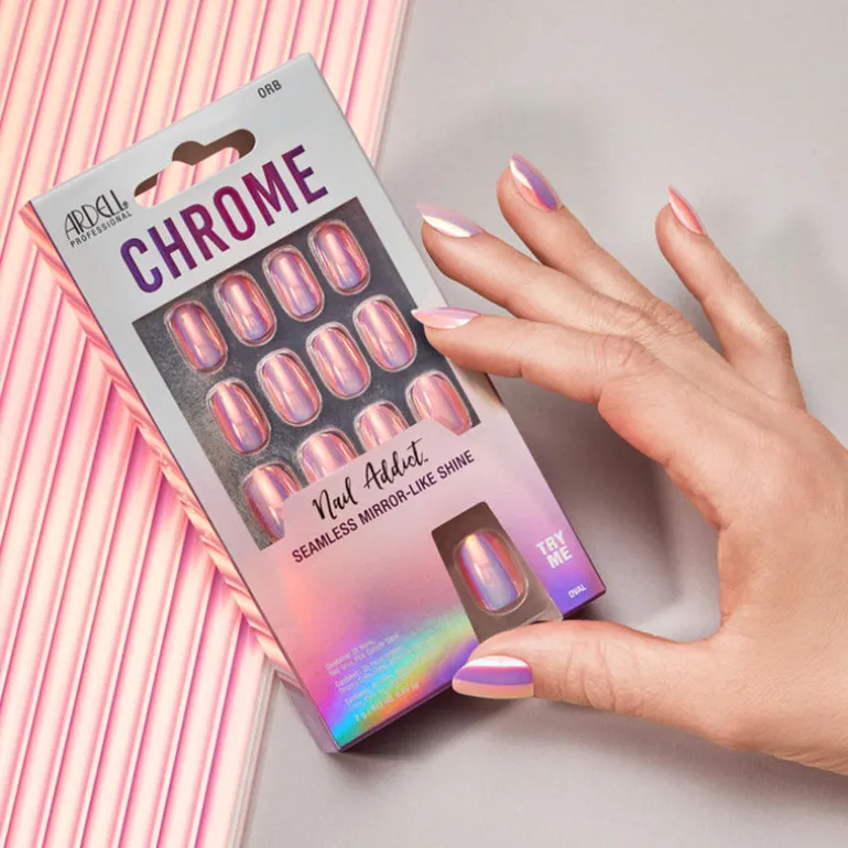 Faux ongle effet chrome orb